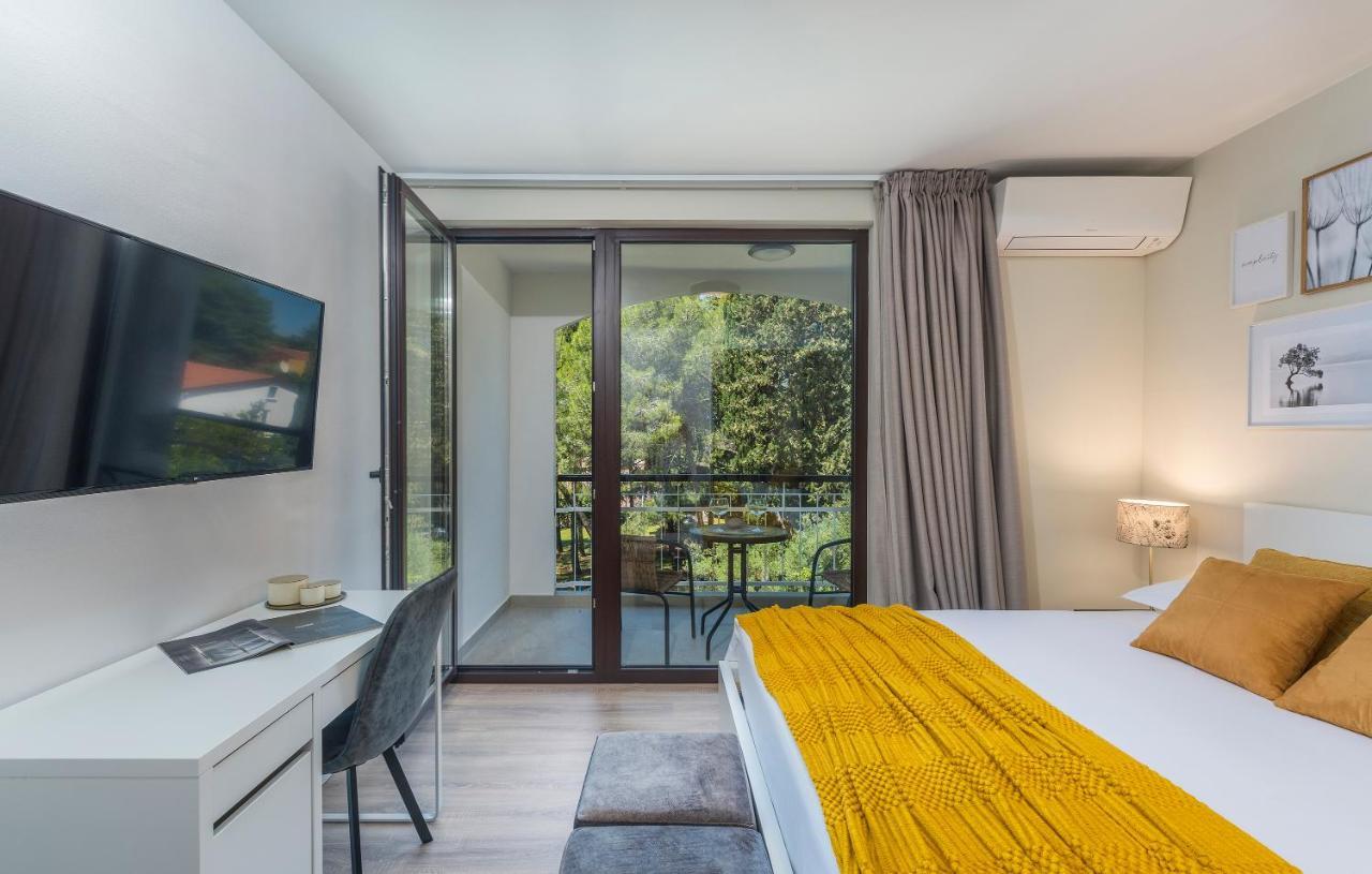 Just Renovated Stylish 2 Bedrooms Apartment Only A Few Steps From The Beach! Novigrad  Екстер'єр фото